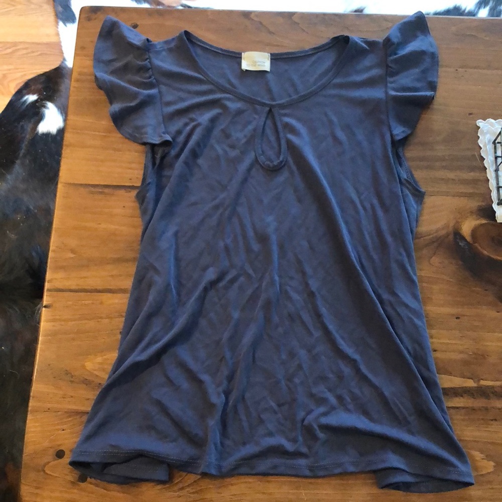 Keyhole top